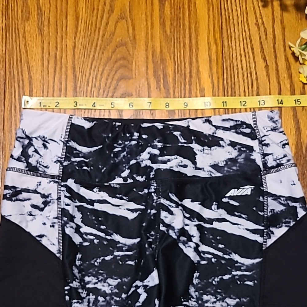 Avia Athletic Shorts  - Ladies Medium - Picture 5 of 7